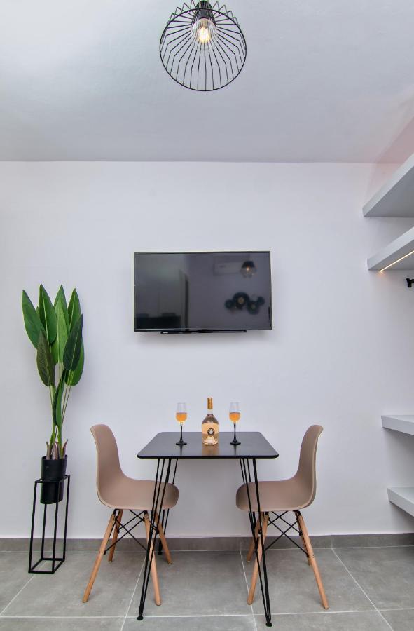 Luxury Apartment In The Center Rhodes City Buitenkant foto